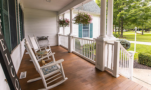 The-inn’s-front-porch